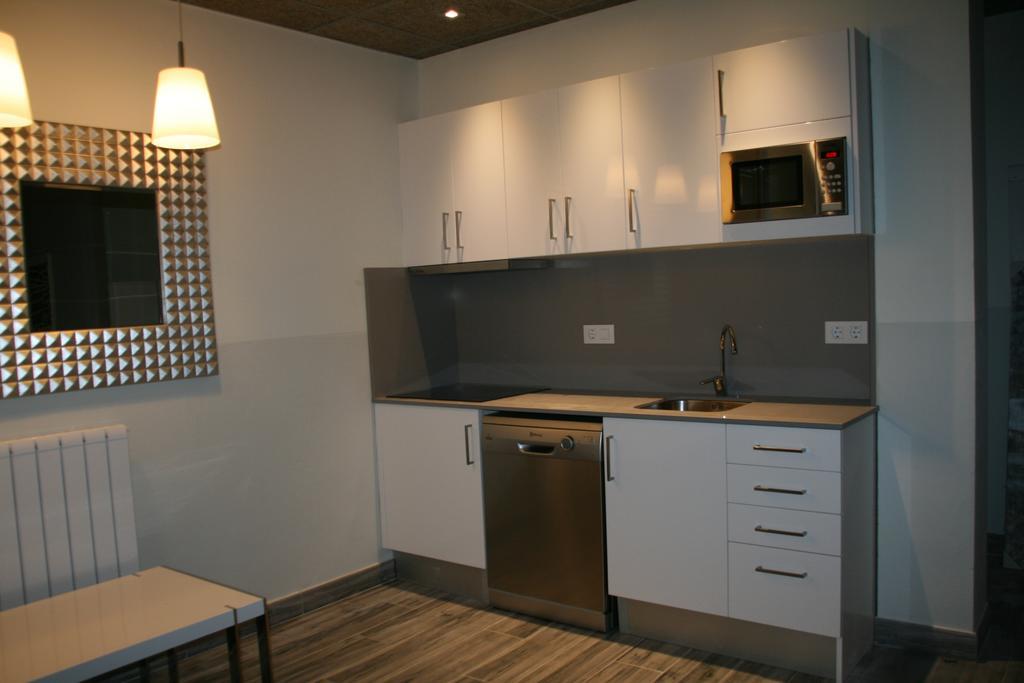 Alberg L'Ast Banyoles Exterior foto